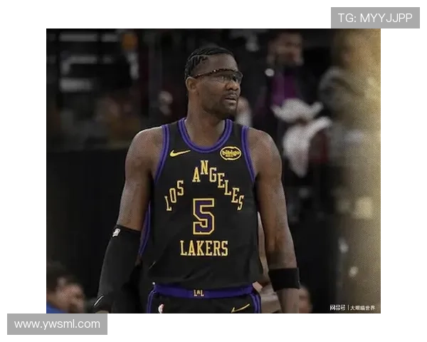 艾顿因涉嫌携带大麻被短暂拘留